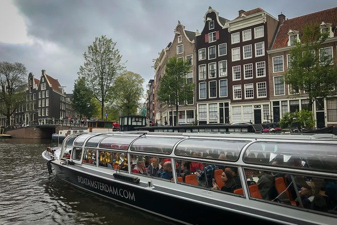 live-guided-amsterdam-canal-cruise-sightseeing-2