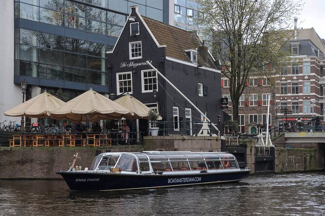 live-guided-amsterdam-canal-cruise-sightseeing