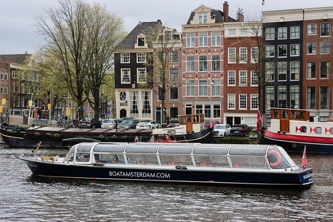live-guided-amsterdam-canal-cruise-sightseeing