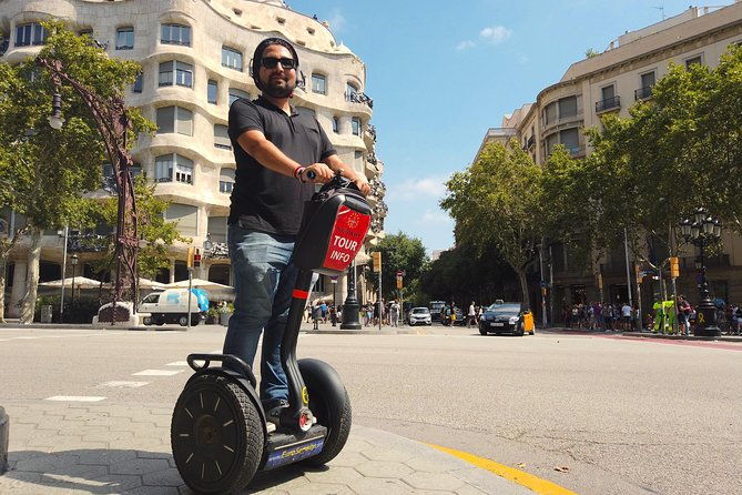 live-guided-barcelona-segway-tour
