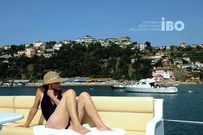 live-guided-bosphorus-black-sea-afternoon-cruise-with-lunch
