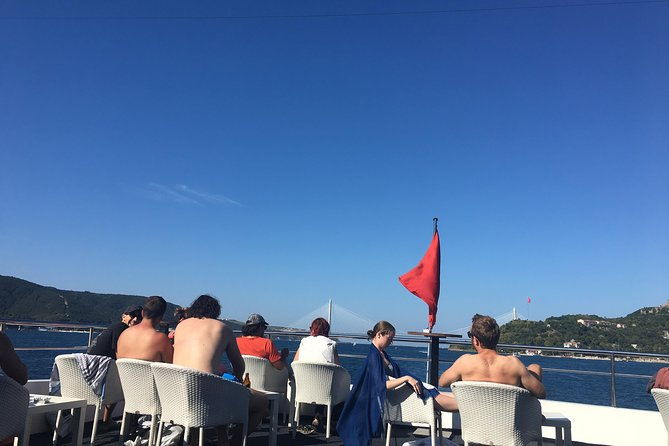 live-guided-bosphorus-black-sea-afternoon-cruise-with-lunch