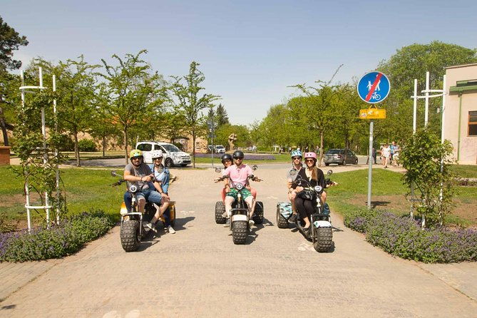 live-guided-tour-trike-harley-adventure-of-prague