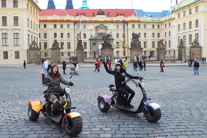 live-guided-tour-trike-harley-adventure-of-prague