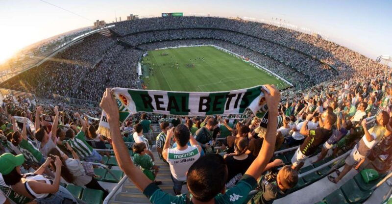 live-real-betis-football-matches-atmosphere-with-local-fan