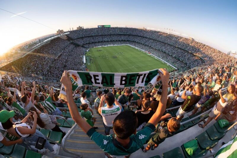 live-real-betis-football-matches-atmosphere-with-local-fan