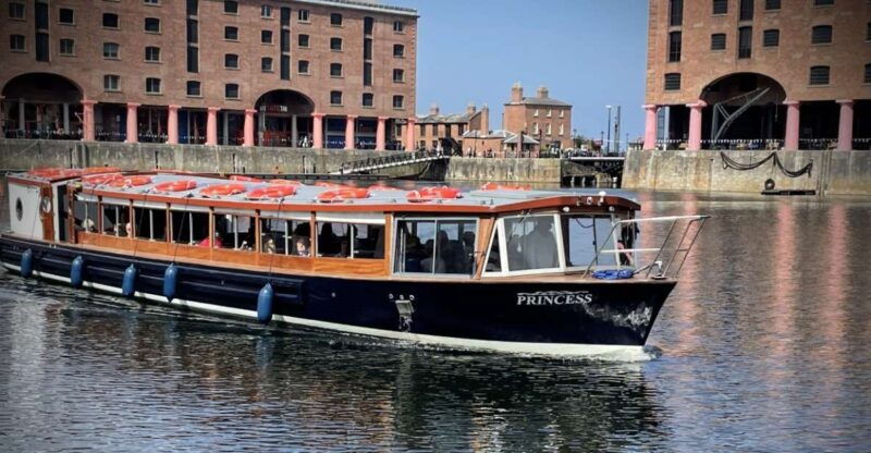liverpool-albert-docks-sightseeing-cruise-with-commentary