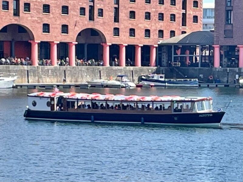 liverpool-albert-docks-sightseeing-cruise-with-commentary