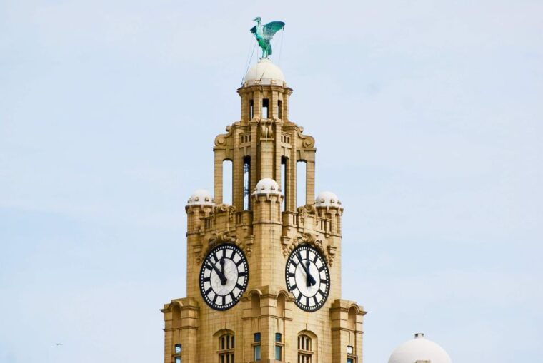 liverpool-book-a-local-host