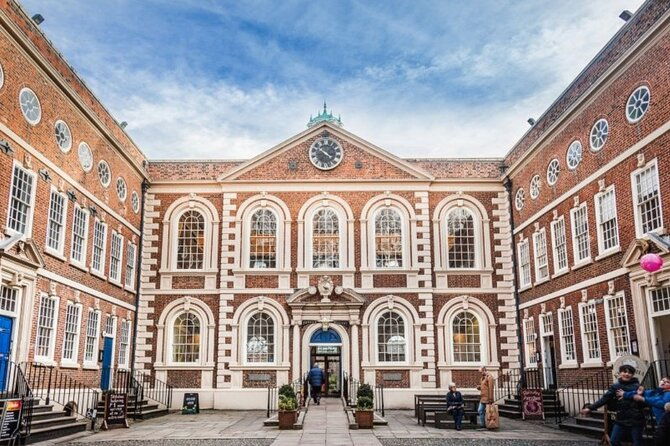 liverpool-quest-self-guided-city-walk-immersive-treasure-hunt