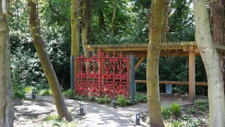 liverpool-strawberry-field-ticket-with-woolton-audio-tour
