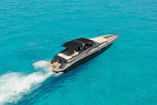 living-the-dream-on-board-of-this-amazing-boat-tullio-abbate-42-2