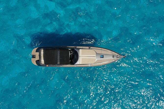 living-the-dream-on-board-of-this-amazing-boat-tullio-abbate-42-2