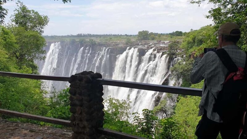 Livingstone: Victoria Falls Guided Tour with Transfers - Key Points