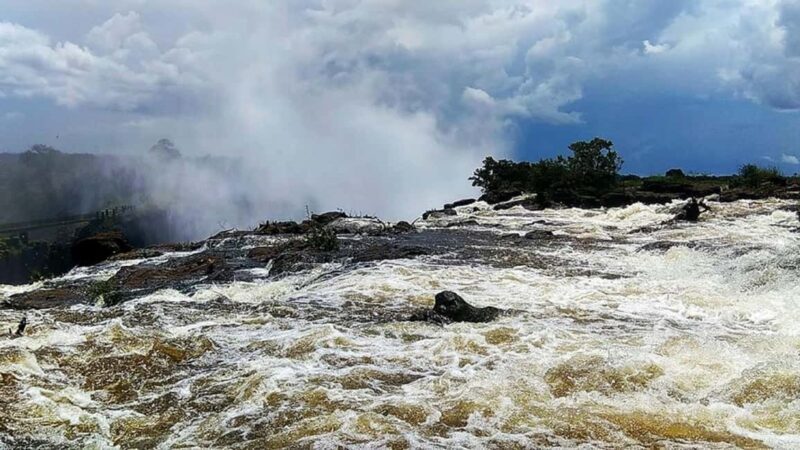 Livingstone: Victoria Falls Guided Tour with Transfers - Discovering Victoria Falls on the Zambian Side