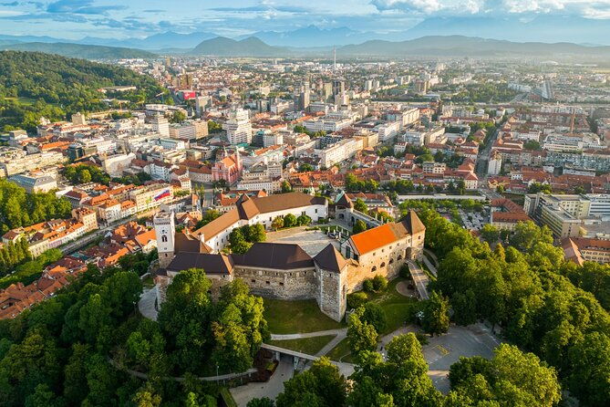 ljubljana-2-5h-walking-tour-with-local-guide