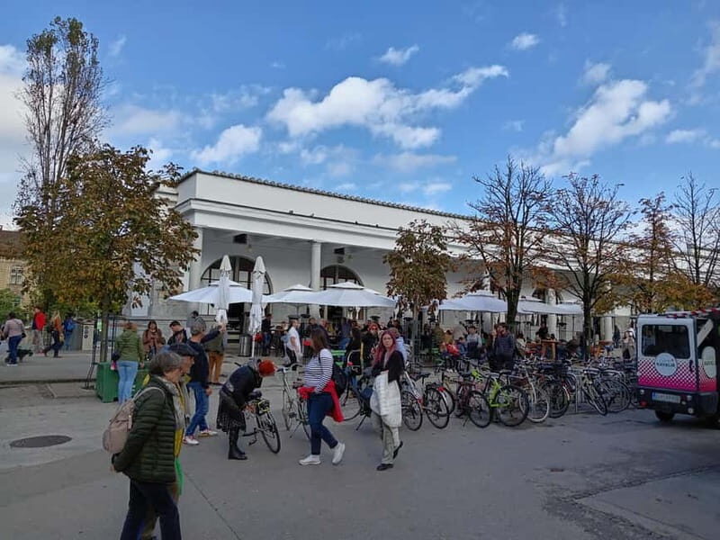 Ljubljana: Old Town Guided Walking Tour in French - Practical Information