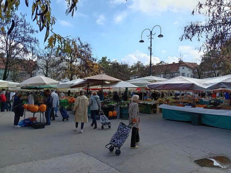 Ljubljana: Old Town Guided Walking Tour in French - FAQ