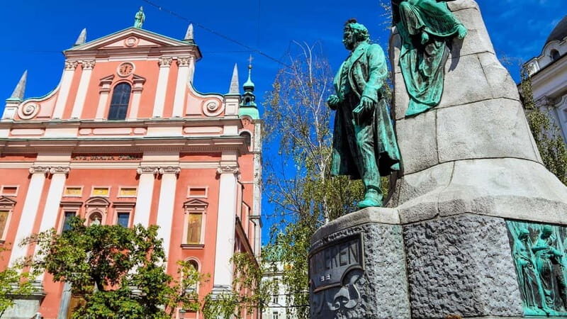 Ljubljana: Old Town Private Walking Tour with a Local Guide - Key Points