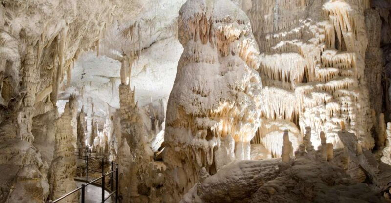 ljubljana-postojna-cave-predjama-castle-tickets-and-tour