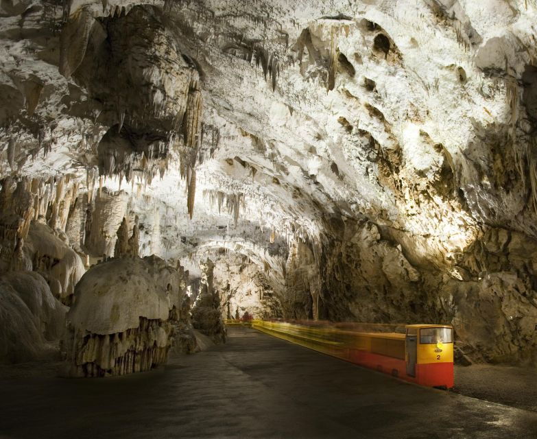 ljubljana-postojna-cave-predjama-castle-tickets-and-tour