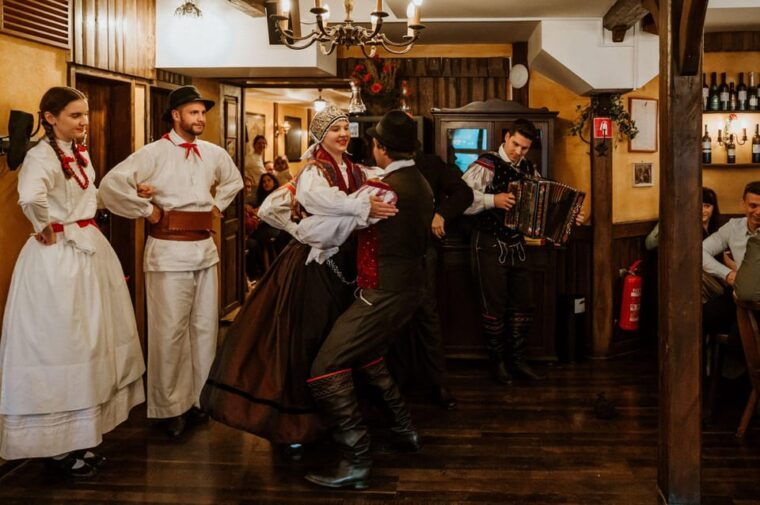 ljubljana-traditional-slovenian-dinner-and-show