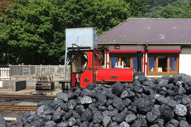 llanberis-conwy-and-caernarfon-castle-a-self-guided-driving-tour-of-snowdonia