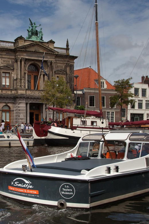 local-cheese-and-wine-cruise-through-haarlem