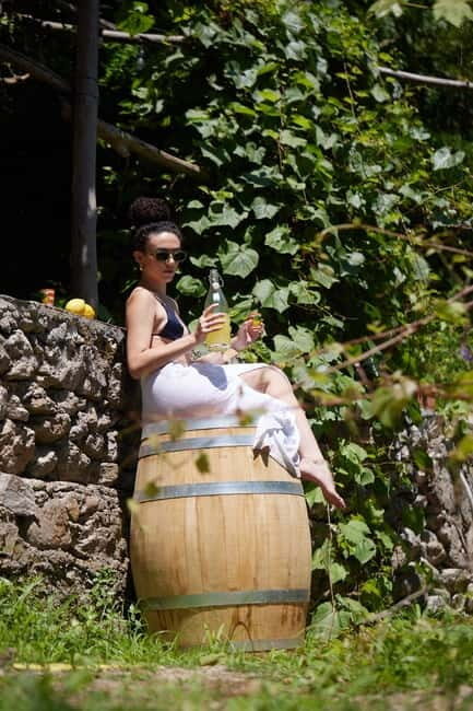 Local experience on the Amalfi Coast with tasting - Key Points