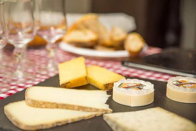local-food-market-walking-tour-near-the-marais