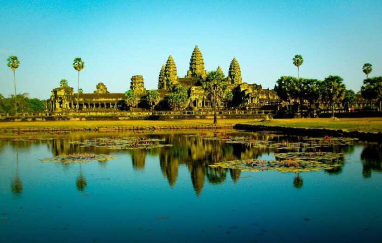 local-french-speaking-guide-for-angkor-wat-day-tour