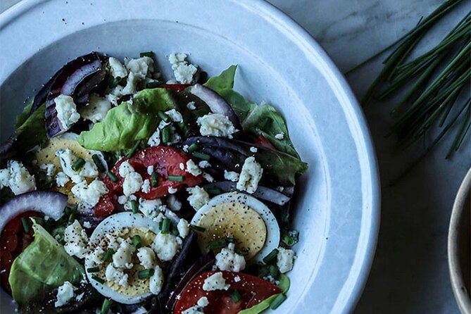 local-honey-to-table-tasting-and-lunch-experience