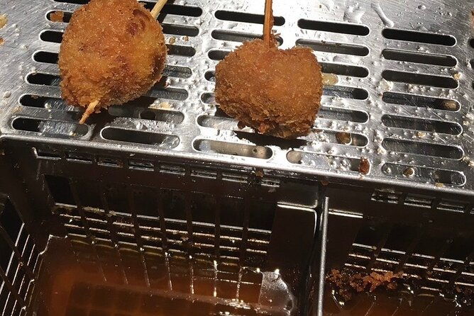 local-izakaya-japanese-traditional-bar-hopping-in-osaka-namba