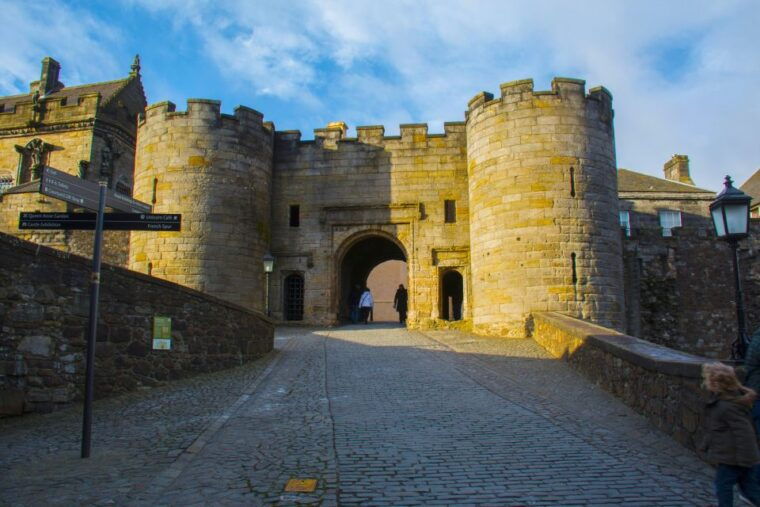 loch-lomond-highlands-stirling-castle-tour-from-edinburgh