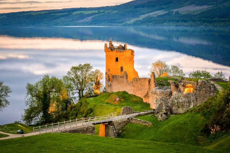loch-ness-urquhart-castle-round-trip-cruise