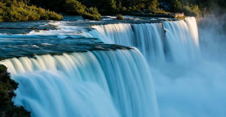 lodging-at-old-faithful-yellowstonegrand-teton-5-day-tour