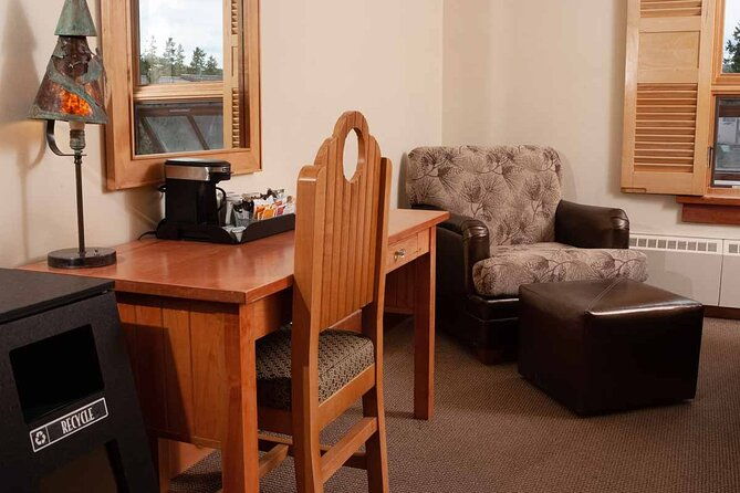 lodging-at-old-faithful-yellowstonegrand-teton-small-group-5-day