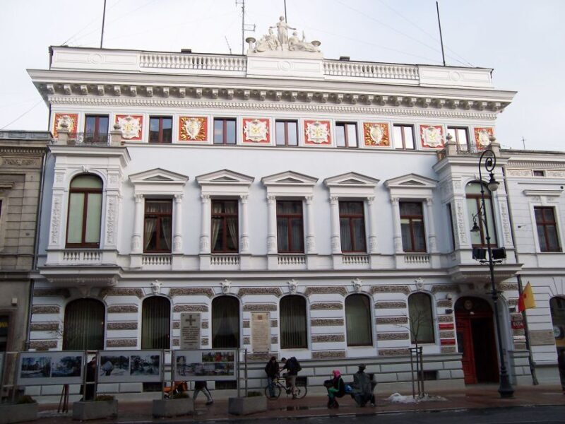 Lodz Old Town Manufaktura Highlights Private Walking Tour - FAQ