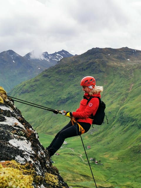 lofoten-full-day-combo-tour-kayaking-and-rappelling