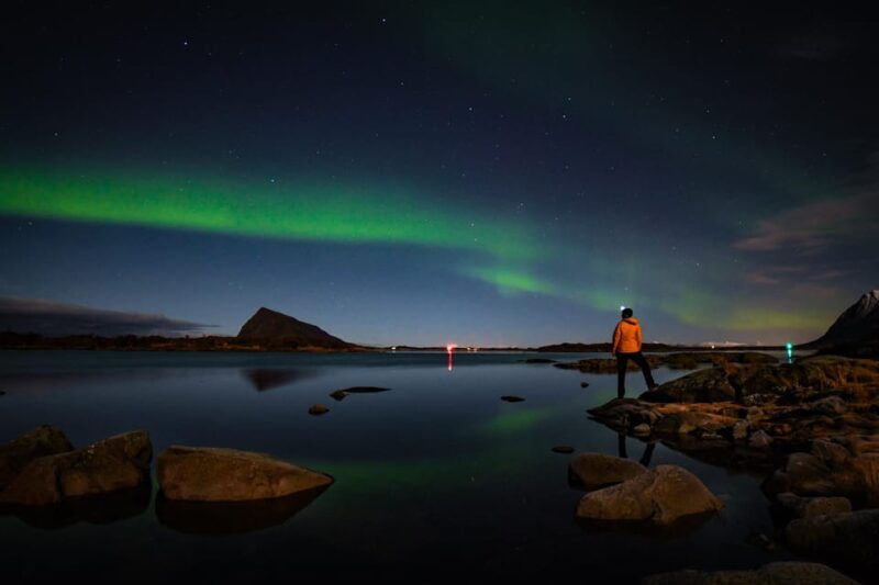 lofoten-snowshoeing-northern-lights-tour