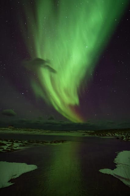 lofoten-snowshoeing-northern-lights-tour