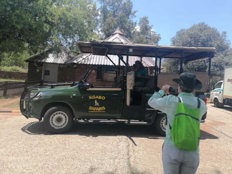 LOIN AND SAFARI PARK AND LESEDI CULTURAL FULL DAY TOUR - Key Points