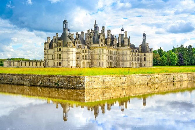 loire-castles-chenonceau-chambord-2-wineries-private-trip