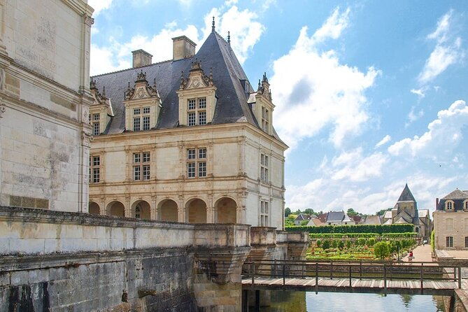 loire-castles-day-trip-and-wine-tasting-private-trip-from-paris