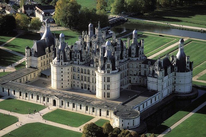 loire-valley-castles-day-trip-from-paris-with-professional-guide