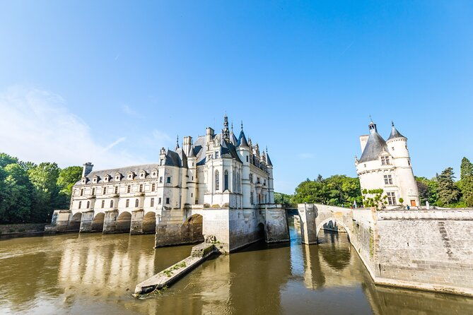 loire-valley-castles-guided-tour-with-transportation-from-paris