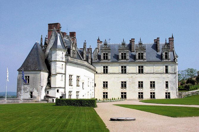 Loire Valley Castles Small-Group Day Trip from Paris - Getting to Know the Loire Valley Castles Small-Group Day Trip