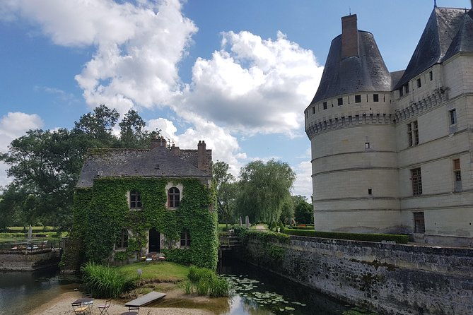 loire-valley-day-from-tours-azay-le-rideau-villandry-winery