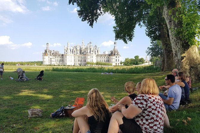 loire-valley-day-tour-chambord-and-chenonceau-plus-lunch-at-a-private-castle