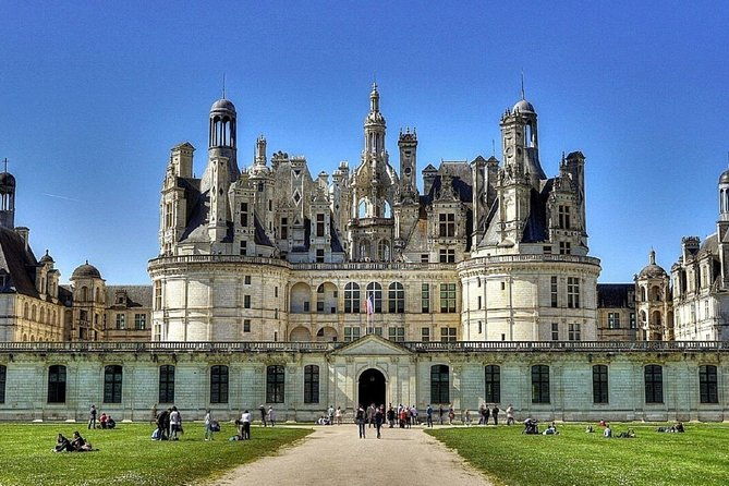 loire-valley-trip-from-paris-with-private-local-guide-private-transportation